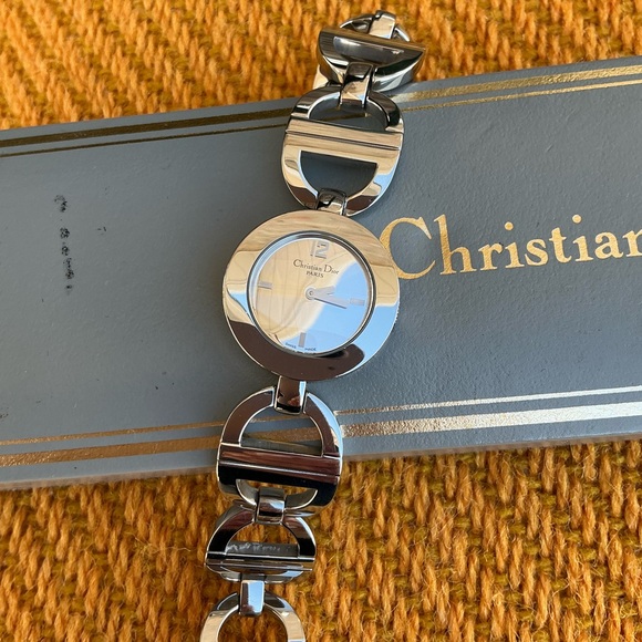 STUNNING❤️‍🔥Christian Dior DRESS watch ❤️‍🔥 - Picture 5 of 15